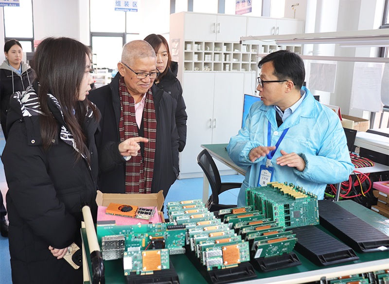 菲律賓商務(wù)參贊代表團(tuán)到訪光潤通 共探中菲通信領(lǐng)域合作新機(jī)遇(圖3) 圖片1(7).png